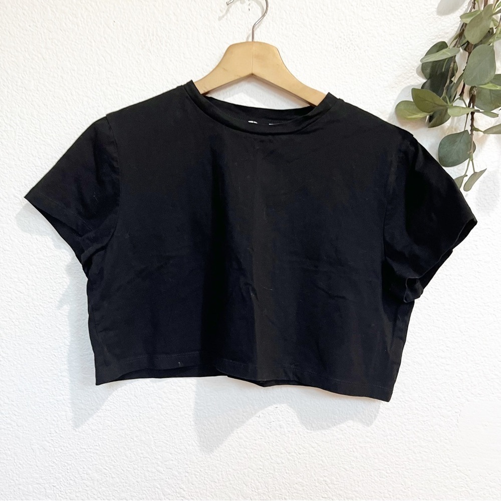 Princess Polly- (2) Classic Crop Tops Black & Peach/Pink